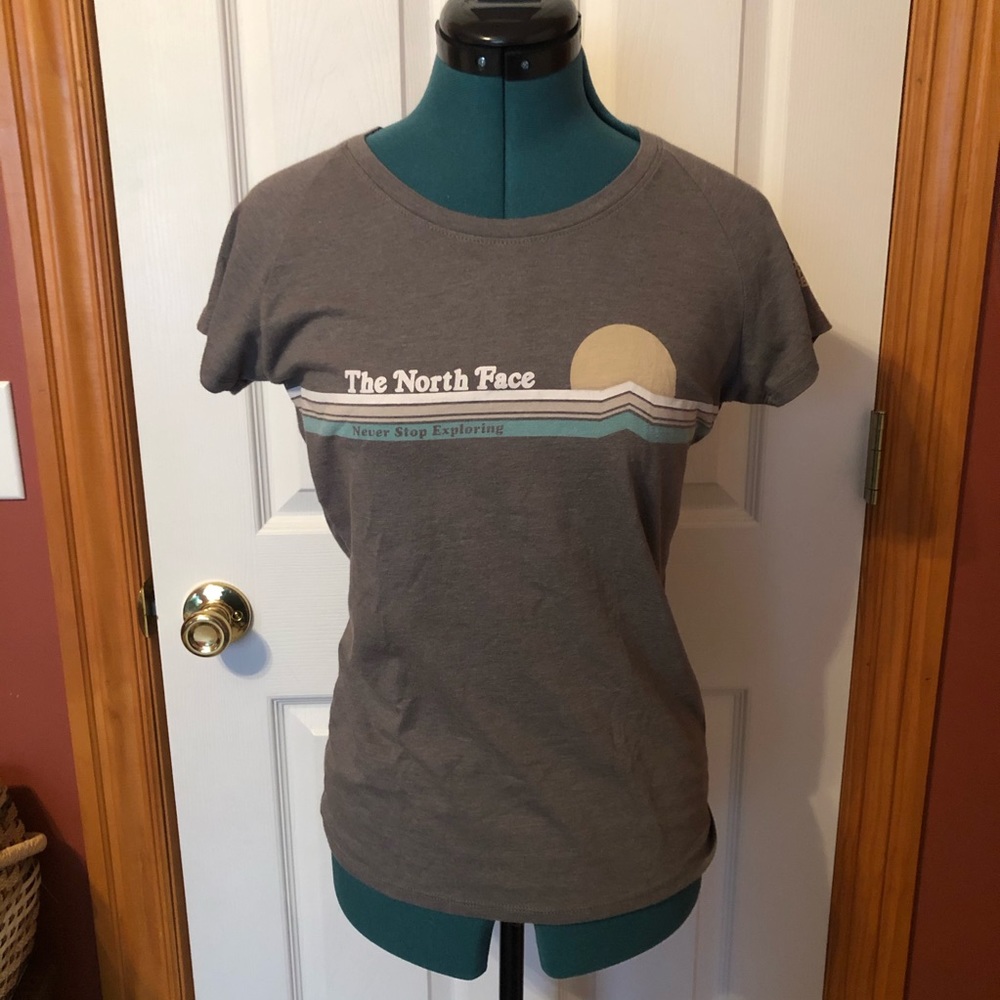 The North Face gray T-shirt size medium
